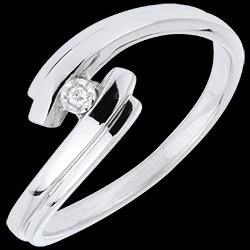 <a href=http://argent.edenly.com/bagues-fines-argent/,6202,2007.html style=color:#fff;text-decoration:none;><u>Bague Solitaire Lumia argent et diamant</u><br><br><b>59 €</b></a>