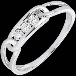 <a href=http://de.edenly.com/ringe-klassisch/diamant-ring-force-weissgold,1584,7.html?liste_cat=7 style=color:#fff;text-decoration:none;><u>Diamantring Kraft in Wei�gold</u><br><br><b>480 €</b></a>