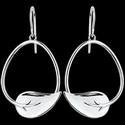 <a href=http://argent.edenly.com/boucles-d-orelles-pendantes-argent/boucles-oreilles-feuilles-enlacees,6139,2024.html?liste_cat=2020X2022X2024X2023 style=color:#fff;text-decoration:none;><u>Boucles d'oreilles Feuilles enlac�es</u><br><br><strike>130 €</strike> (-31%) <b style=color:#FF9999;>90 €</b></a>