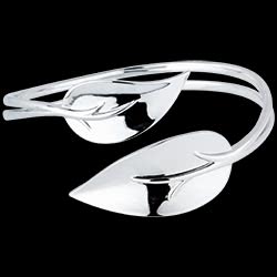 <a href=http://argent.edenly.com/bracelets-joncs-argent/bracelet-feuilles-enlacees,6141,2018.html?liste_cat=2014X2018X2019 style=color:#fff;text-decoration:none;><u>Bracelet Feuilles enlac�es</u><br><br><strike>300 €</strike> (-30%) <b style=color:#FF9999;>210 €</b></a>