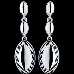 <a href=http://argent.edenly.com/boucles-d-orelles-pendantes-argent/boucles-oreilles-zebra,6163,2024.html?liste_cat=2020X2022X2024X2023 style=color:#fff;text-decoration:none;><u>Boucles d'oreilles Zebra 2</u><br><br><strike>130 €</strike> (-31%) <b style=color:#FF9999;>90 €</b></a>