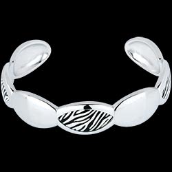 <a href=http://argent.edenly.com/bracelets-joncs-argent/bracelet-zebra,6164,2018.html?liste_cat=2014X2018X2019 style=color:#fff;text-decoration:none;><u>Bracelet Zebra</u><br><br><strike>230 €</strike> (-30%) <b style=color:#FF9999;>160 €</b></a>