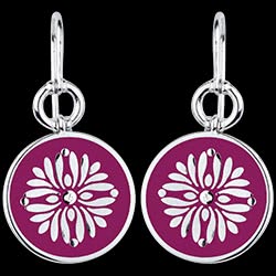 <a href=http://argent.edenly.com/boucles-d-orelles-pendantes-argent/boucles-oreilles-bysantine,6176,2024.html?liste_cat=2020X2022X2024X2023 style=color:#fff;text-decoration:none;><u>Boucles d'oreilles Bysantine 1</u><br><br><strike>130 €</strike> (-31%) <b style=color:#FF9999;>90 €</b></a>