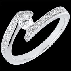 <a href=http://www.edenly.com/solitaires-accompagnes/bague-solitaire-accompagne-promise-18k,645,4.html?liste_cat=2X3X4X5X12 style=color:#fff;text-decoration:none;><u>Bague Solitaire accompagn� Promise</u><br><br><strike>1810 €</strike> (-45%) <b style=color:#FF9999;>990 €</b></a>