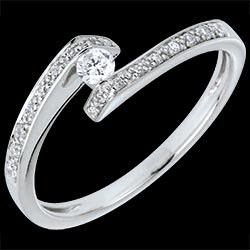 <a href=http://de.edenly.com/solitar-umrandet-von-diamanten/solitarring-verheissung-18k,647,4.html style=color:#fff;text-decoration:none;><u>Solit�rring Verhei�ung</u><br><br><strike>900 €</strike> (-18%) <b style=color:#FF9999;>740 €</b></a>
