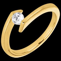 <a href=http://www.edenly.com/solitaire-diamant/ap2174-bague-solitaire-princesse-etoile-or-jaune,2174,3.html?liste_cat=2X3X4X5X12 style=color:#fff;text-decoration:none;><u>AP2174 - Bague solitaire Princesse �toile or jaune</u><br><br><strike>1100 €</strike> (-30%) <b style=color:#FF9999;>770 €</b></a>