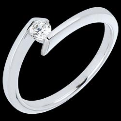 <a href=http://www.edenly.com/solitaire-diamant/ap2139-bague-solitaire-princesse-etoile-or-blanc,2139,3.html?url=bague-fiancaille&liste_cat=2X3X4X5X12 style=color:#fff;text-decoration:none;>Bague solitaire Princesse �toile or blanc - diamant 0.15 carat <br><b style=color:#FFE492;>730 €</b> (-30%) </a>