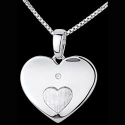 <a href=http://de.edenly.com/moderne-anhanger/herzanhanger-einigkeit-in-weissgold,701,16.html?liste_cat=16 style=color:#fff;text-decoration:none;><u>Herzanh�nger Einigkeit in Wei�gold</u><br><br><b>140 €</b></a>