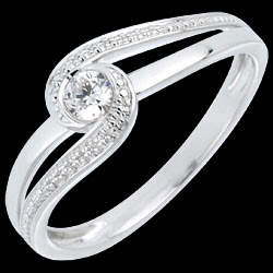 <a href=http://es.edenly.com/solitarios-acompanados/anillo-preciosa-solitario-diamante,635,4.html?url=anillos-compromiso&liste_cat=2X3X4X5X12 style=color:#fff;text-decoration:none;>Anillo Preciosa Solitario diamante <br><b style=color:#FFE492;>590 €</b> (-40%) </a>