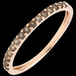 <a href=http://it.edenly.com/collezione-scintillio-di-colori/anello-una-fila-oro-rosa-quarzo-fume,1712,129.html?url=collezione-scintillio-di-colori&liste_cat=129 style=color:#fff;text-decoration:none;>Anello una fila oro rosa e quarzo fum� <br><b style=color:#FFE492;>140 €</b></a>