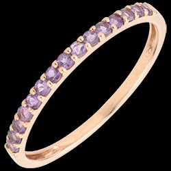 <a href=http://it.edenly.com/collezione-scintillio-di-colori/anello-una-fila-oro-rosa-ametista,1720,129.html?url=collezione-scintillio-di-colori&liste_cat=129 style=color:#fff;text-decoration:none;>Anello una fila oro rosa e ametista <br><b style=color:#FFE492;>140 €</b></a>