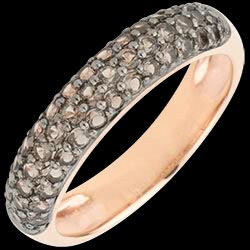 <a href=http://it.edenly.com/collezione-scintillio-di-colori/anello-tre-file-oro-rosa-quarzo-fume,1734,129.html?url=collezione-scintillio-di-colori&liste_cat=129 style=color:#fff;text-decoration:none;>Anello tre file oro rosa e quarzo fum� <br><b style=color:#FFE492;>230 €</b> (-30%) </a>