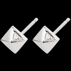 <a href=http://es.edenly.com/pendientes-cortos/pendientes-diamantes-brutos,1786,22.html?url=pendientes&liste_cat=20X22X24X23X38X44 style=color:#fff;text-decoration:none;>Pendientes diamantes brutos <br><b style=color:#FFE492;>120 €</b> (-20%) </a>