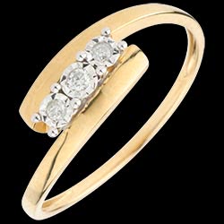 <a href=http://www.edenly.com/trilogies/bague-trilogie-harmonia,1745,5.html?liste_cat=2X3X4X5X12 style=color:#fff;text-decoration:none;><u>Bague Trilogie Harmonia</u><br><br><strike>310 €</strike> (-29%) <b style=color:#FF9999;>220 €</b></a>