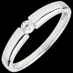 <a href=http://www.edenly.com/solitaire-diamant/bague-solitaire-tresor-carats,1801,3.html?url=bague-fiancaille&liste_cat=2X3X4X5X12 style=color:#fff;text-decoration:none;>Bague Solitaire Tr�sor 0.1 carats <br><b style=color:#FFE492;>350 €</b> (-35%) </a>