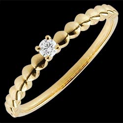 <a href=http://it.edenly.com/anelli-sottili/anello-solitario-bonbon-oro-oro-giallo-9k,1408,7.html?url=anelli&liste_cat=6X7X8X32X33X35X43 style=color:#fff;text-decoration:none;>Anello Solitario Bonbon d'oro - oro giallo <br><b style=color:#FFE492;>190 €</b> (-34%) </a>
