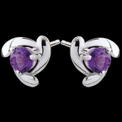 <a href=http://es.edenly.com/pendientes-cortos/pendientes,2460,22.html?url=pendientes&liste_cat=20X22X24X23X38X44 style=color:#fff;text-decoration:none;>Pendientes Youki - amatistas <br><b>130 €</b></a>