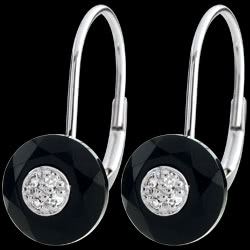 <a href=http://es.edenly.com/pendientes-largos/pendientes-bella-noche-pendientes-largos,2295,24.html?url=pendientes&liste_cat=20X22X24X23X38X44 style=color:#fff;text-decoration:none;>Pendientes Bella noche - pendientes largos <br><b style=color:#FFE492;>190 €</b> (-39%) </a>