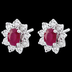 <a href=http://es.edenly.com/pendientes-cortos/,2583,22.html?url=pendientes&liste_cat=20X22X24X23X38X44 style=color:#fff;text-decoration:none;>Pendientes margarita Ilusi�n - rub�es <br><b style=color:#FFE492;>450 €</b> (-49%) </a>