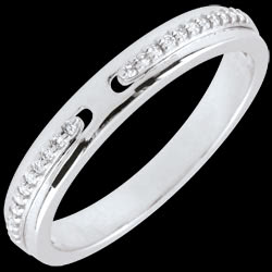 <a href=http://www.edenly.com/bagues-fines/bague-promesse-feerique-diamant-or-blanc-petit-modele-9k,2668,7.html style=color:#fff;text-decoration:none;>Bague Promesse f�erique - or blanc et diamants - petit mod�le <br><b style=color:#FFE492;>290 €</b> (-38%) </a>