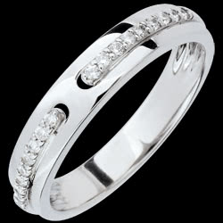 <a href=http://www.edenly.com/bagues-fines/bague-promesse-feerique-diamant-or-blanc-grand-modele-9k,2684,7.html style=color:#fff;text-decoration:none;>Bague Promesse f�erique - or blanc et diamants - grand mod�le <br><b style=color:#FFE492;>450 €</b> (-25%) </a>